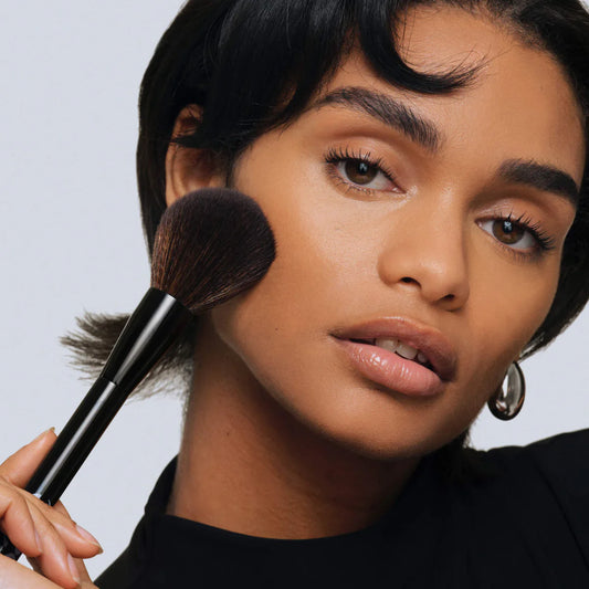 Saie | THE ALL-OVER POWDER BRUSH