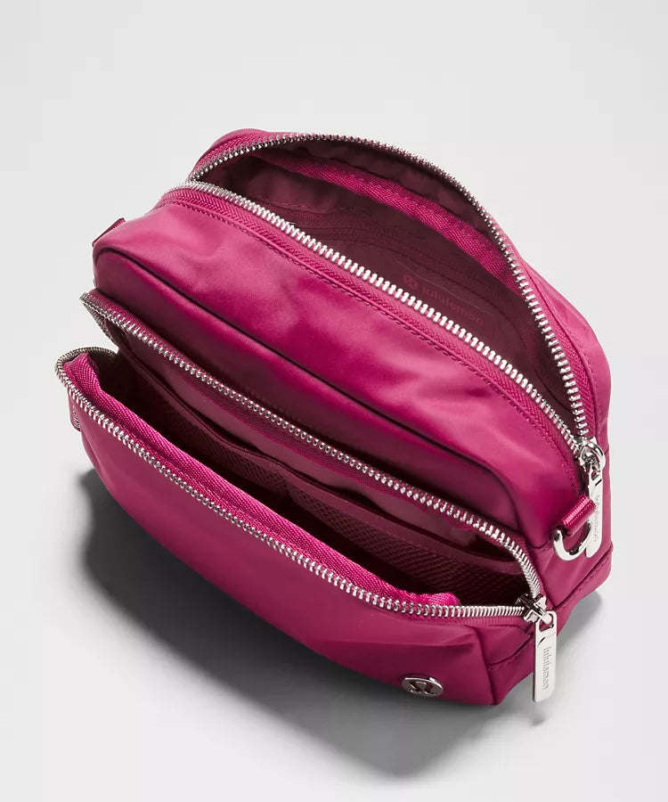 Lululemon | Everywhere Crossbody Bag 2L L Monogram Metallic - Berry Rumble