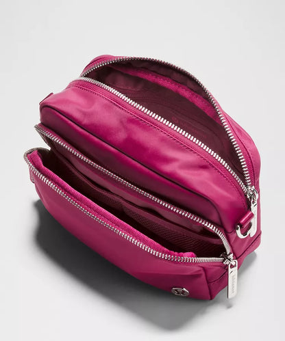 Lululemon | Everywhere Crossbody Bag 2L L Monogram Metallic - Berry Rumble