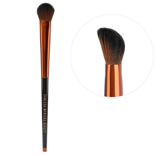 Danessa Myricks | Beauty Yummy Face 3.0 Targeted All Over Face Conceal & Sculpt Brush- For liquid, Creams or Powders